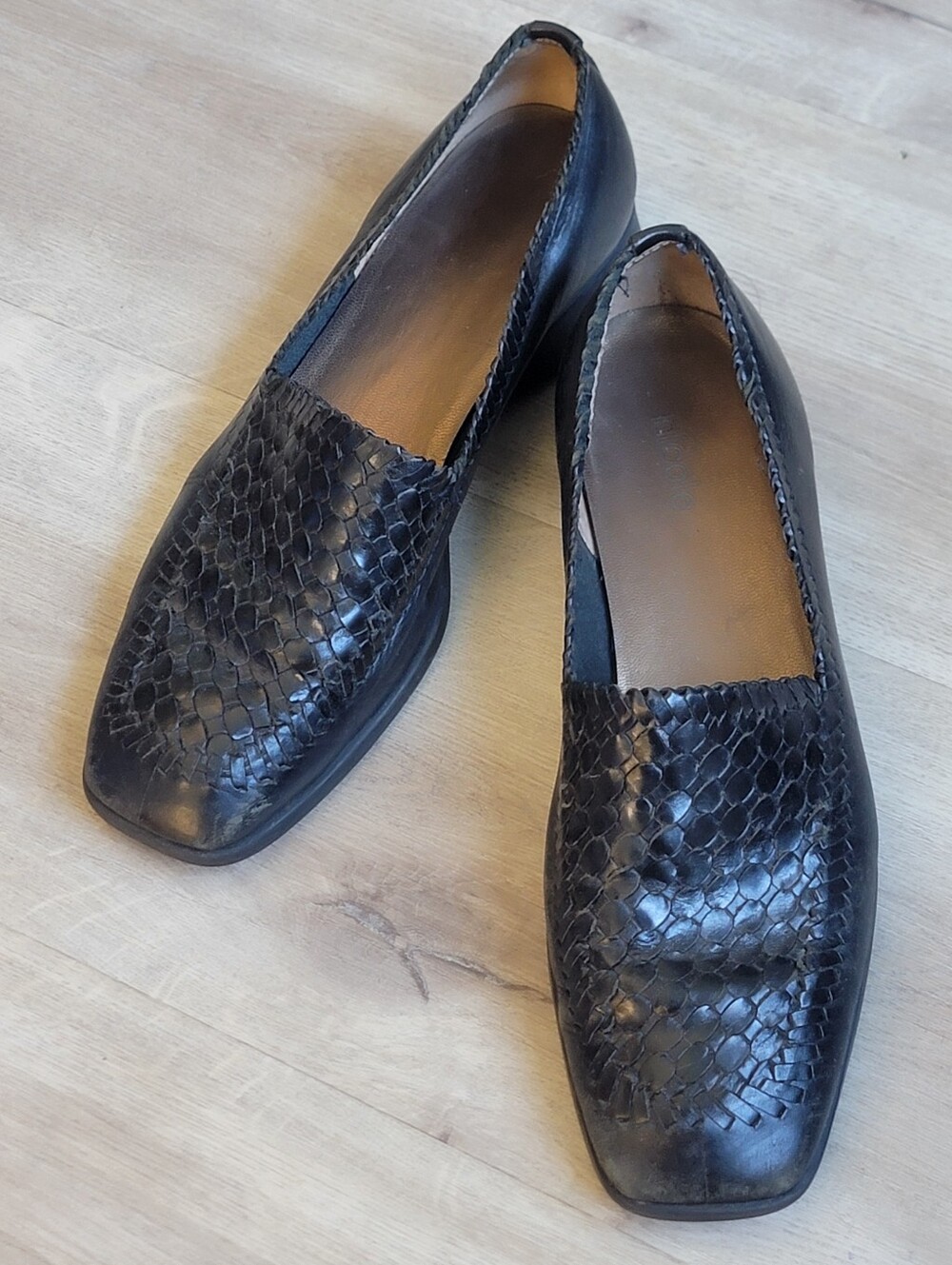 ✨ Vintage Nicole Black Woven Leather Loafers - Size 7.5M